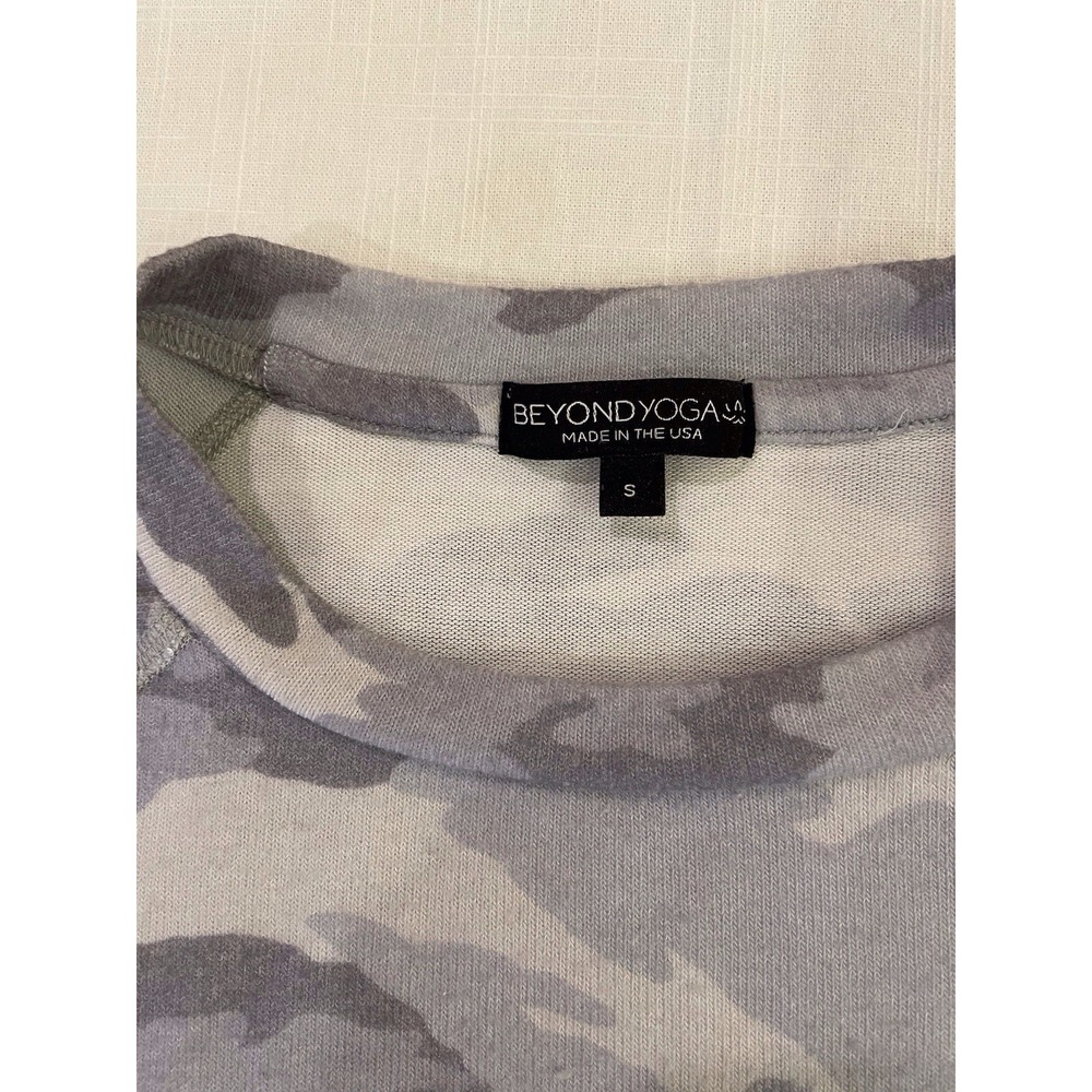 Beyond Yoga gray camo camouflage soft long sleeve top size small - Picture 8 of 16